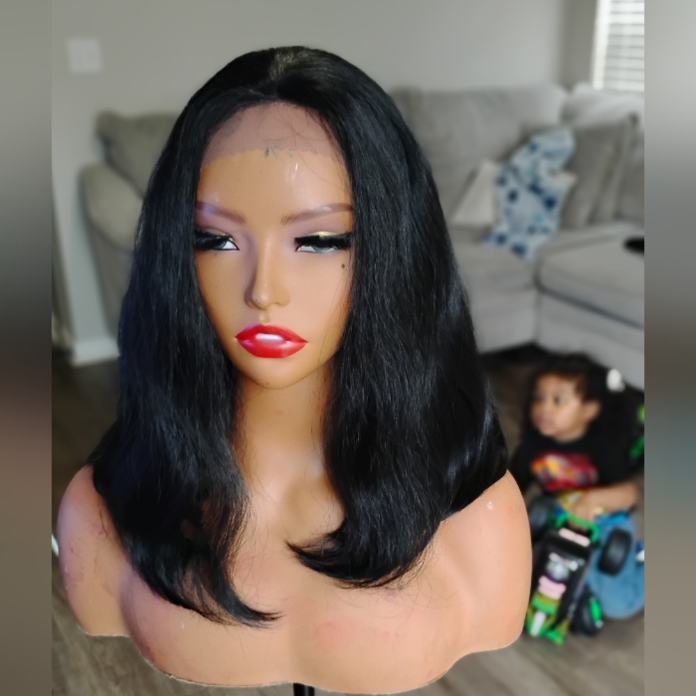 Black Straight Women's Lace Front Wig - Natural Shine - Picture 4 of 7
